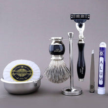 Load image into Gallery viewer, Haryali&#39;s Vase Range Shaving Kit - HARYALI LONDON