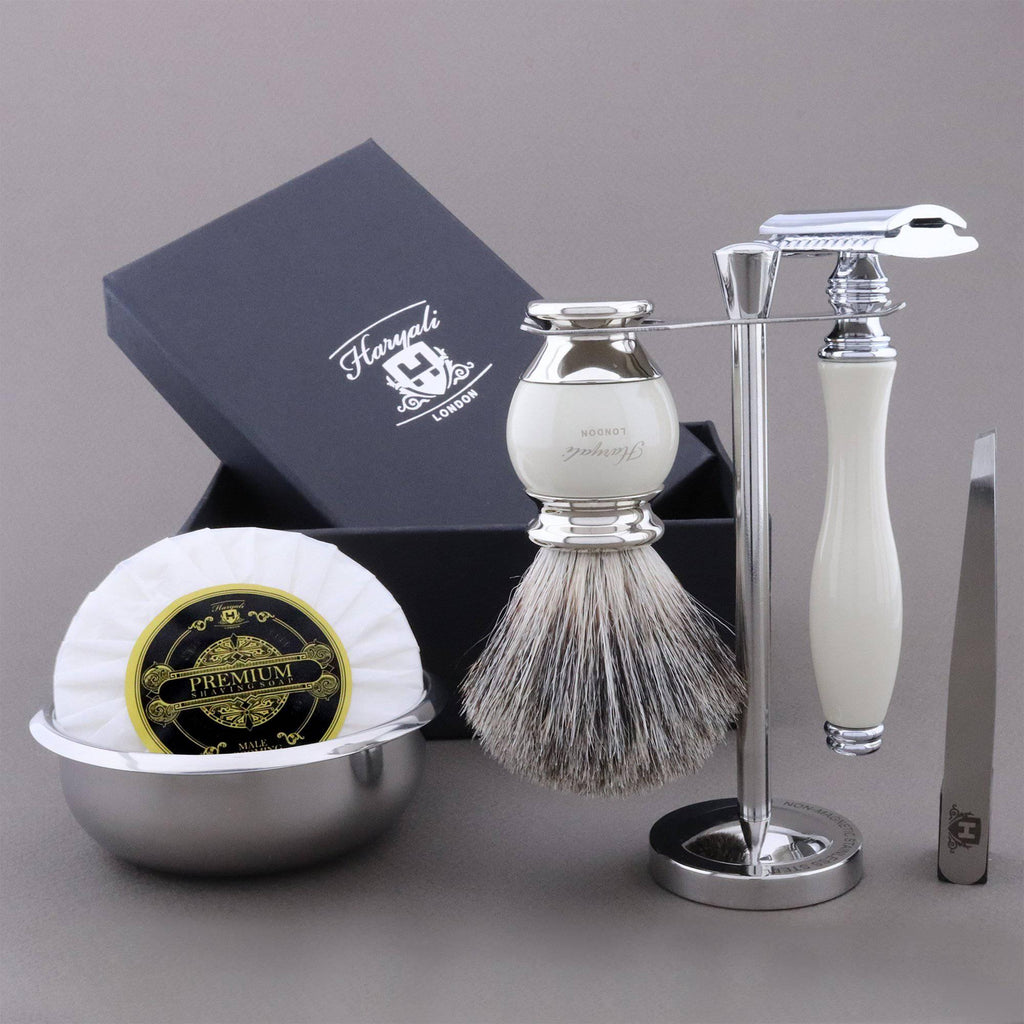 Haryali's Vase Range Shaving Kit 