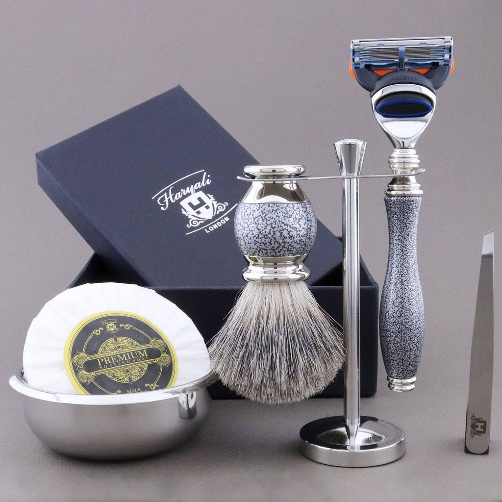 Haryali's Vase Range Shaving Kit 