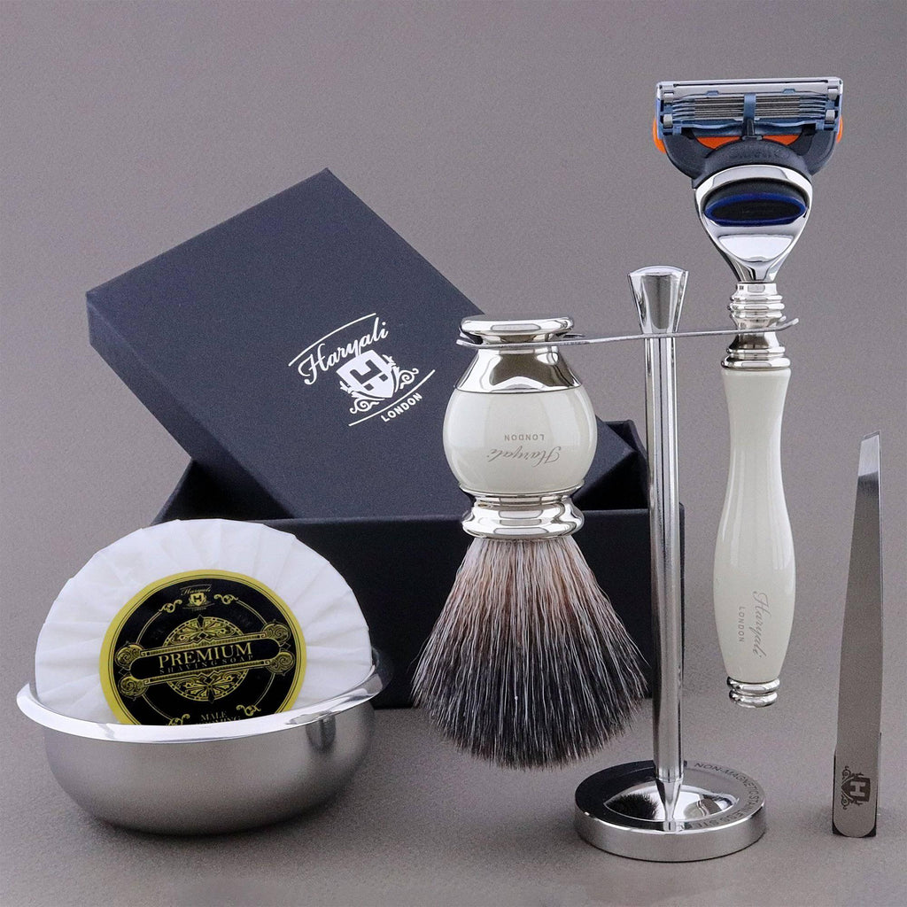 Haryali's Vase Range Shaving Kit 