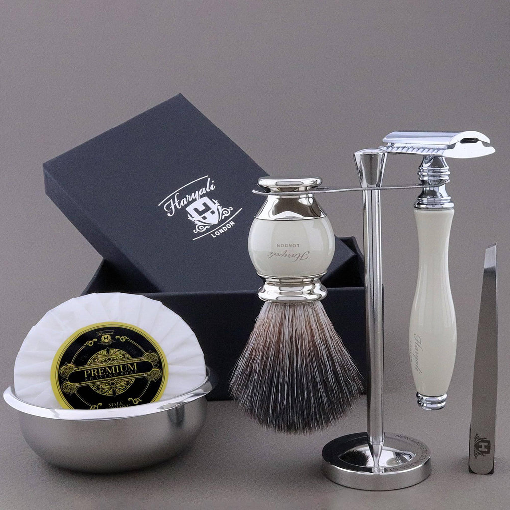 Haryali's Vase Range Shaving Kit 