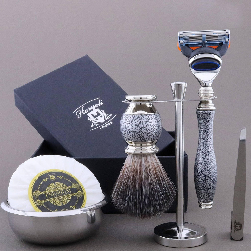 Haryali's Vase Range Shaving Kit 