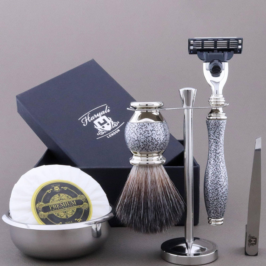 Haryali's Vase Range Shaving Kit 