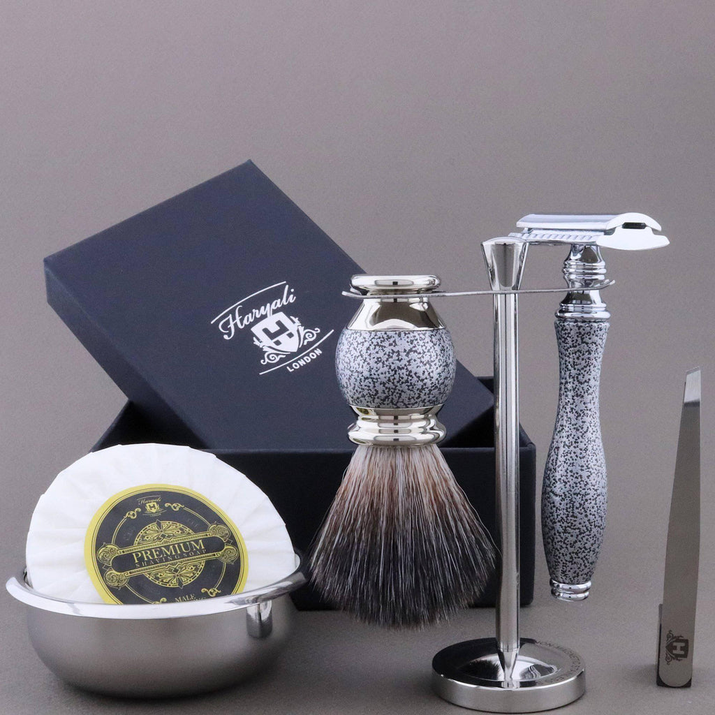 Haryali's Vase Range Shaving Kit 