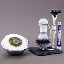 Load image into Gallery viewer, Haryali&#39;s Victoria Range Shaving Kit 